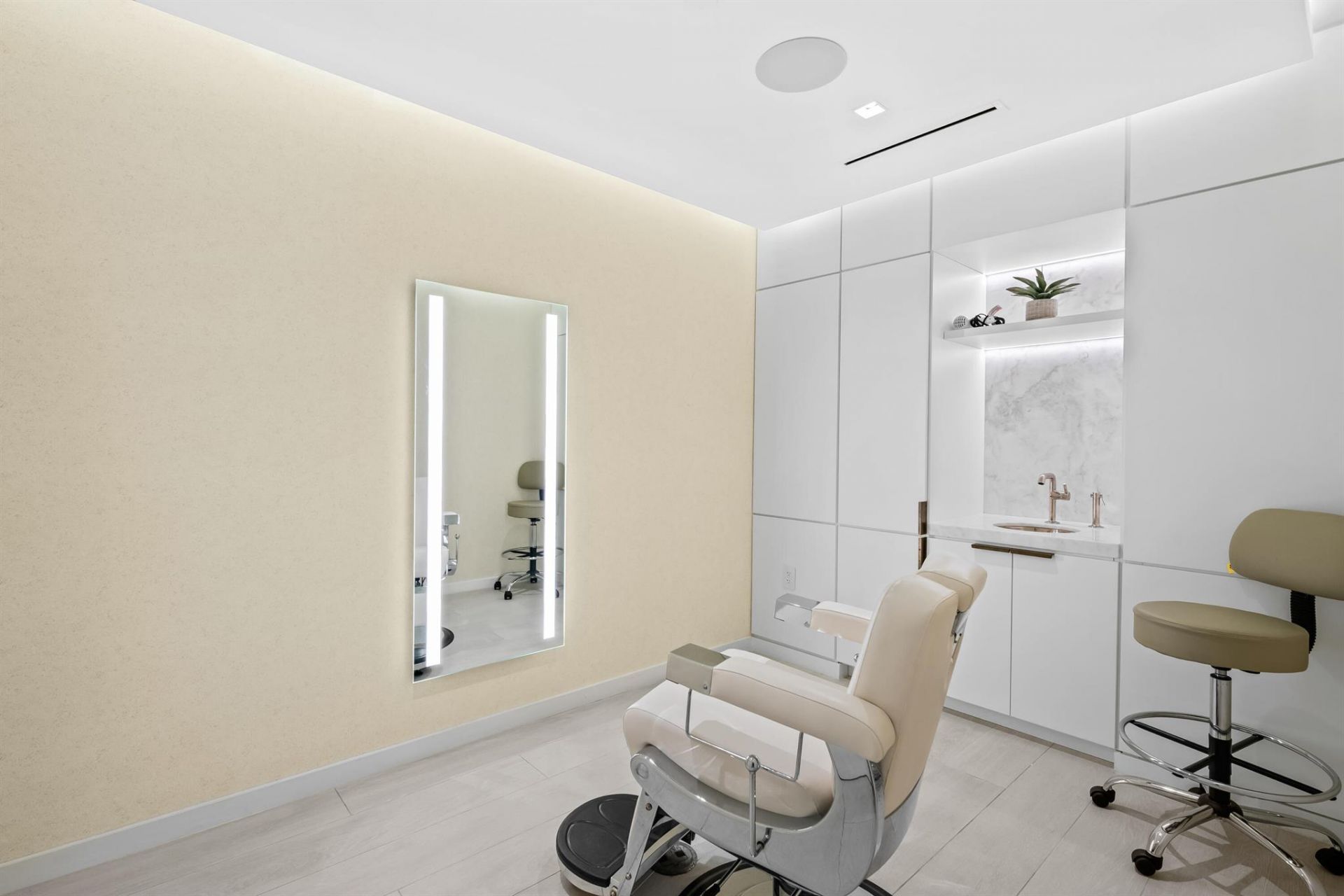 210 SE Mizner Boulevard, Unit 301, Boca Raton, FL 33432 Photo