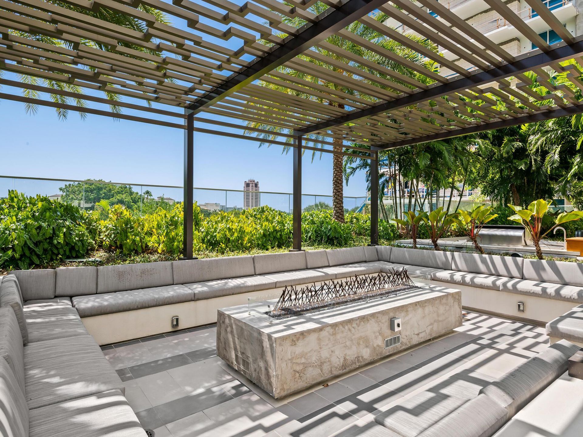 210 SE Mizner Boulevard, Unit 301, Boca Raton, FL 33432 Photo