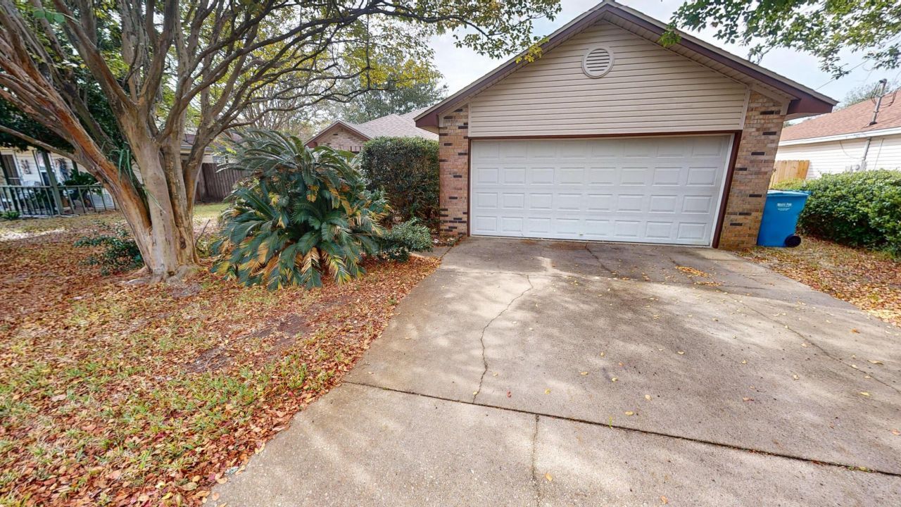 2293 Estate Circle, Navarre, FL 32566 Main Photo