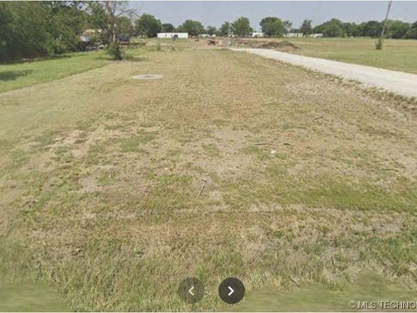 E Pine Street, Haskell, OK 74436