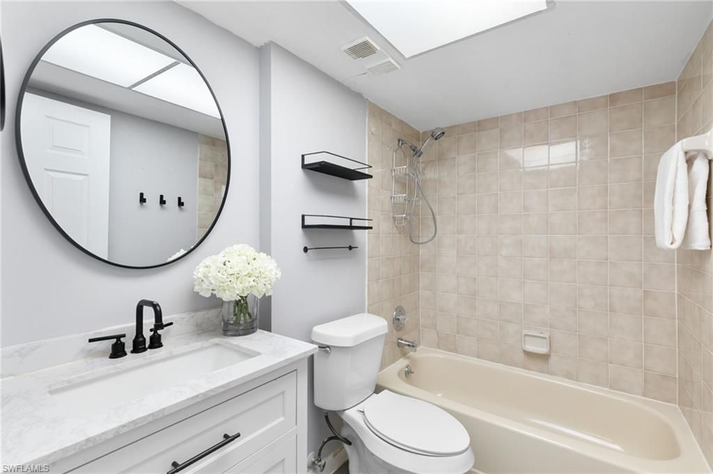 17017 Golfside Cir, Unit 404, Fort Myers, FL 33908 Photo