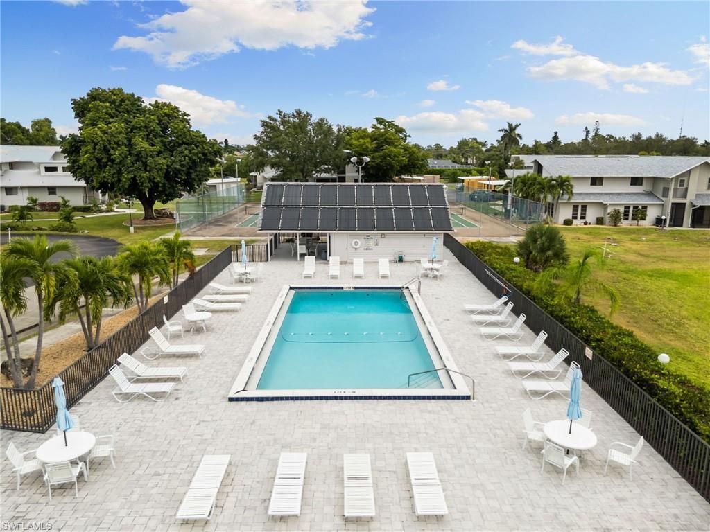 17017 Golfside Cir, Unit 404, Fort Myers, FL 33908 Photo