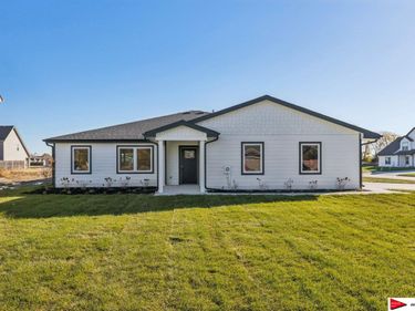 1205 S Lakewood Street, Valley, NE 68064