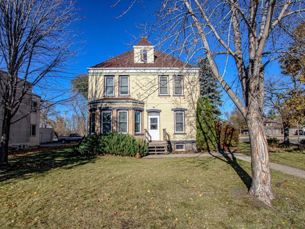 303 6th Avenue W, Alexandria, MN 56308