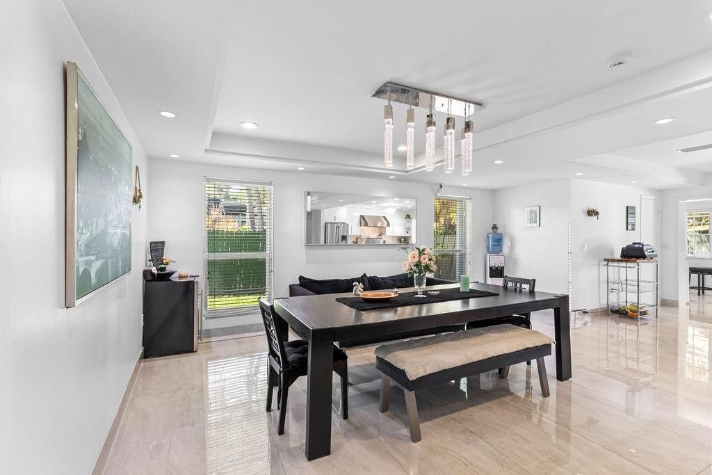 19885 NE 22nd Avenue, Miami, FL 33180 Photo