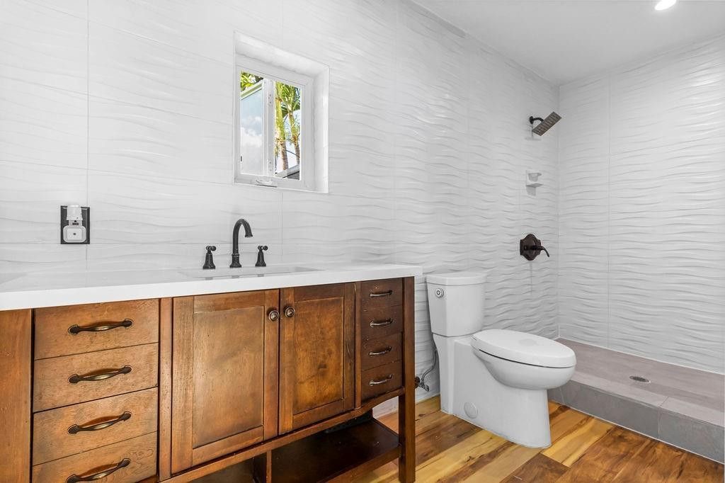 19885 NE 22nd Avenue, Miami, FL 33180 Photo