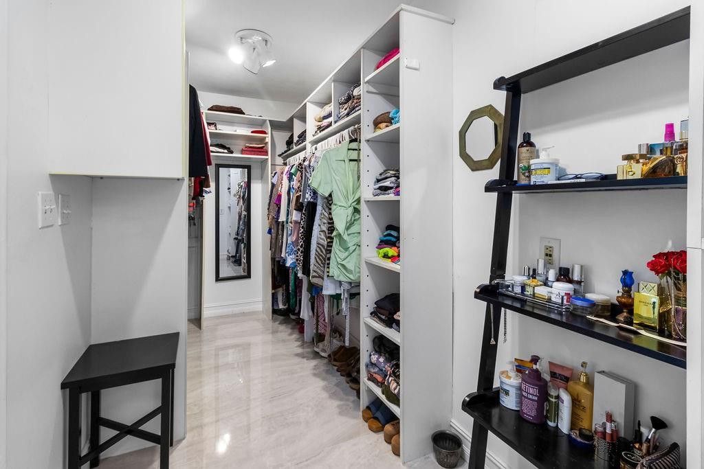 19885 NE 22nd Avenue, Miami, FL 33180 Photo