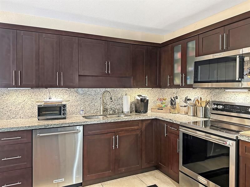 280 SE 3rd Avenue, Pompano Beach, FL 33060 Photo