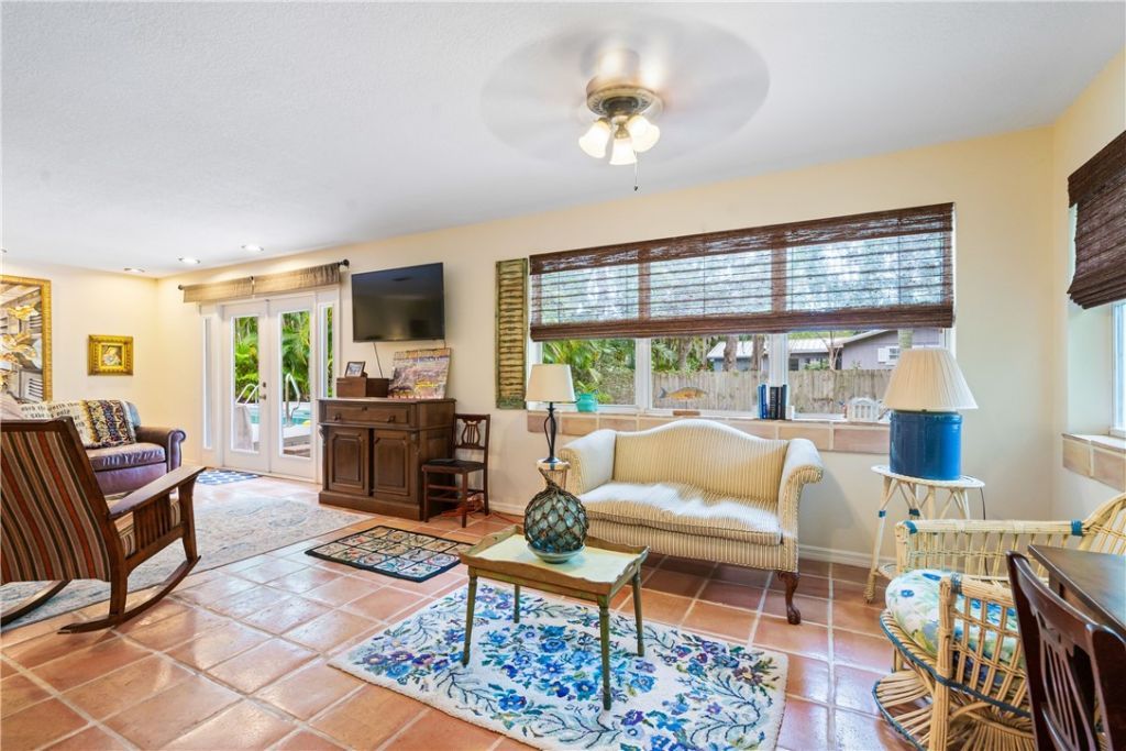 645 Royal Palm Place, Vero Beach, FL 32960 Photo