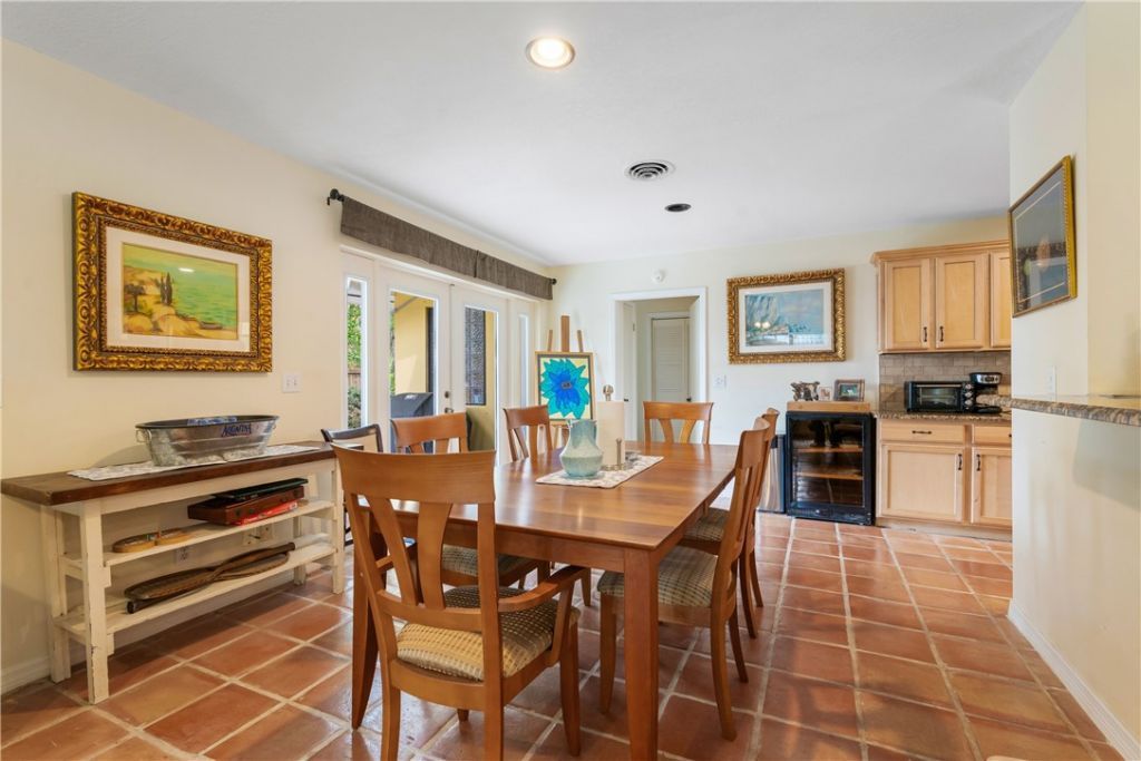 645 Royal Palm Place, Vero Beach, FL 32960 Photo