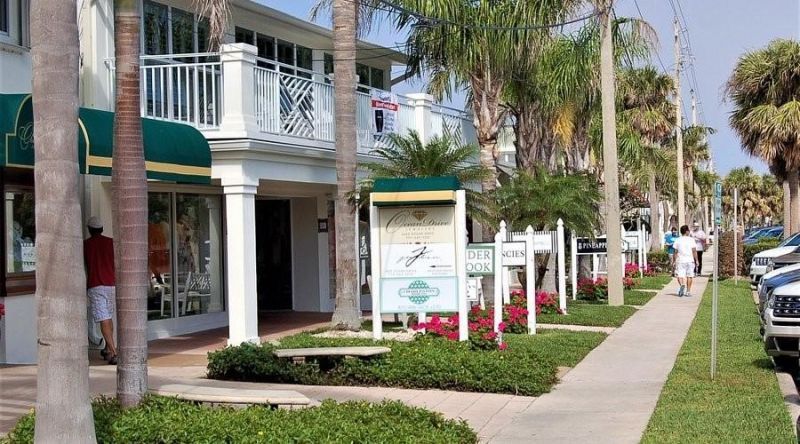 645 Royal Palm Place, Vero Beach, FL 32960 Photo