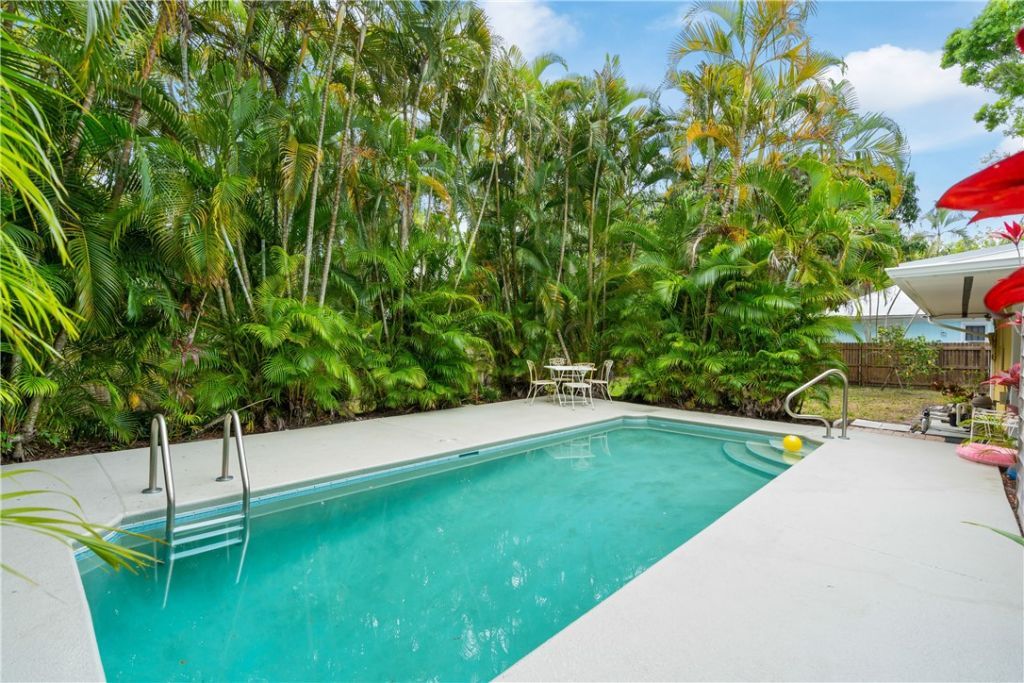 645 Royal Palm Place, Vero Beach, FL 32960 Photo