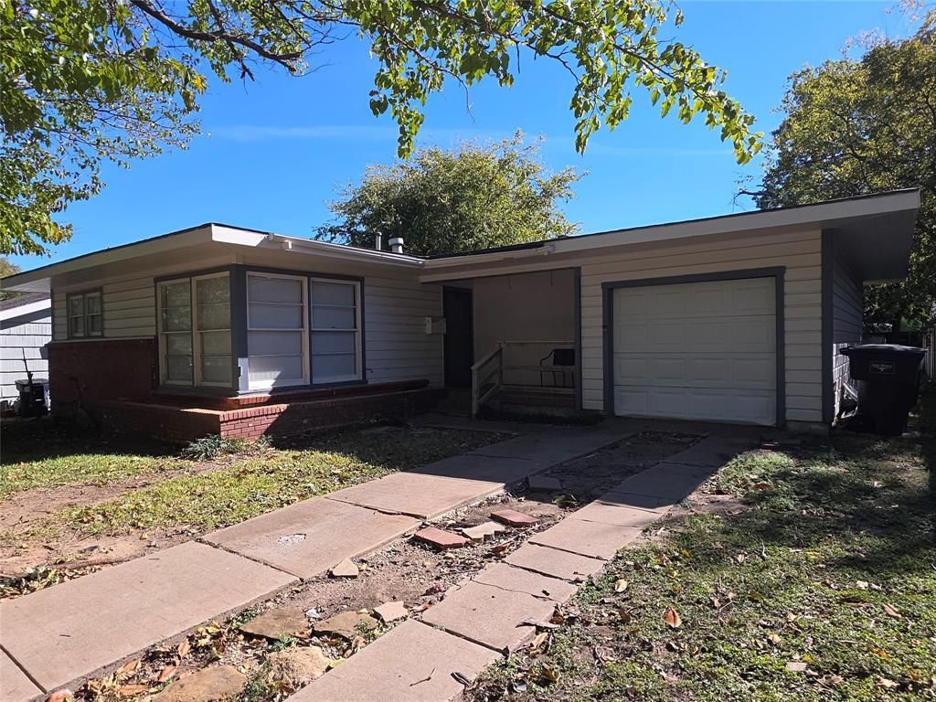 2717 Bilglade Road, Fort Worth, TX 76133 Main Photo