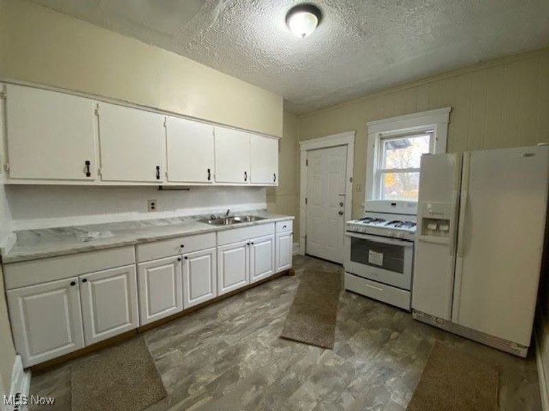 459 Wooster Road N, Barberton, OH 44203 Photo 2