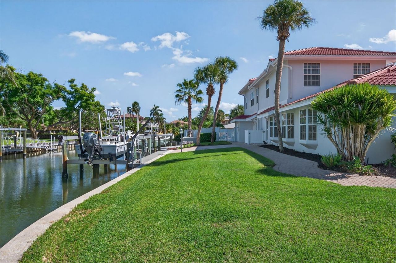 910 Siesta Key Place, Sarasota, FL 34242 Photo