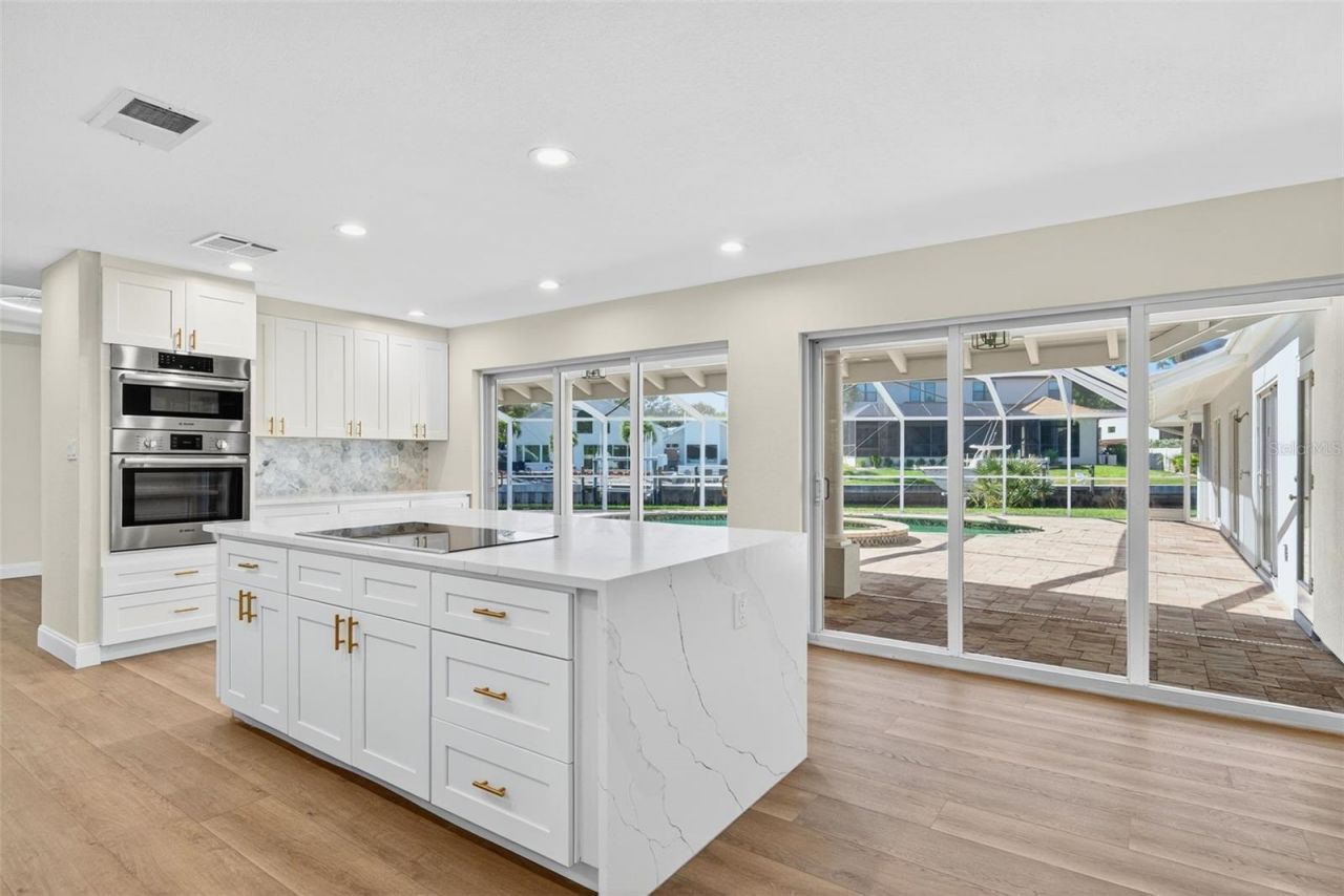 910 Siesta Key Place, Sarasota, FL 34242 Photo