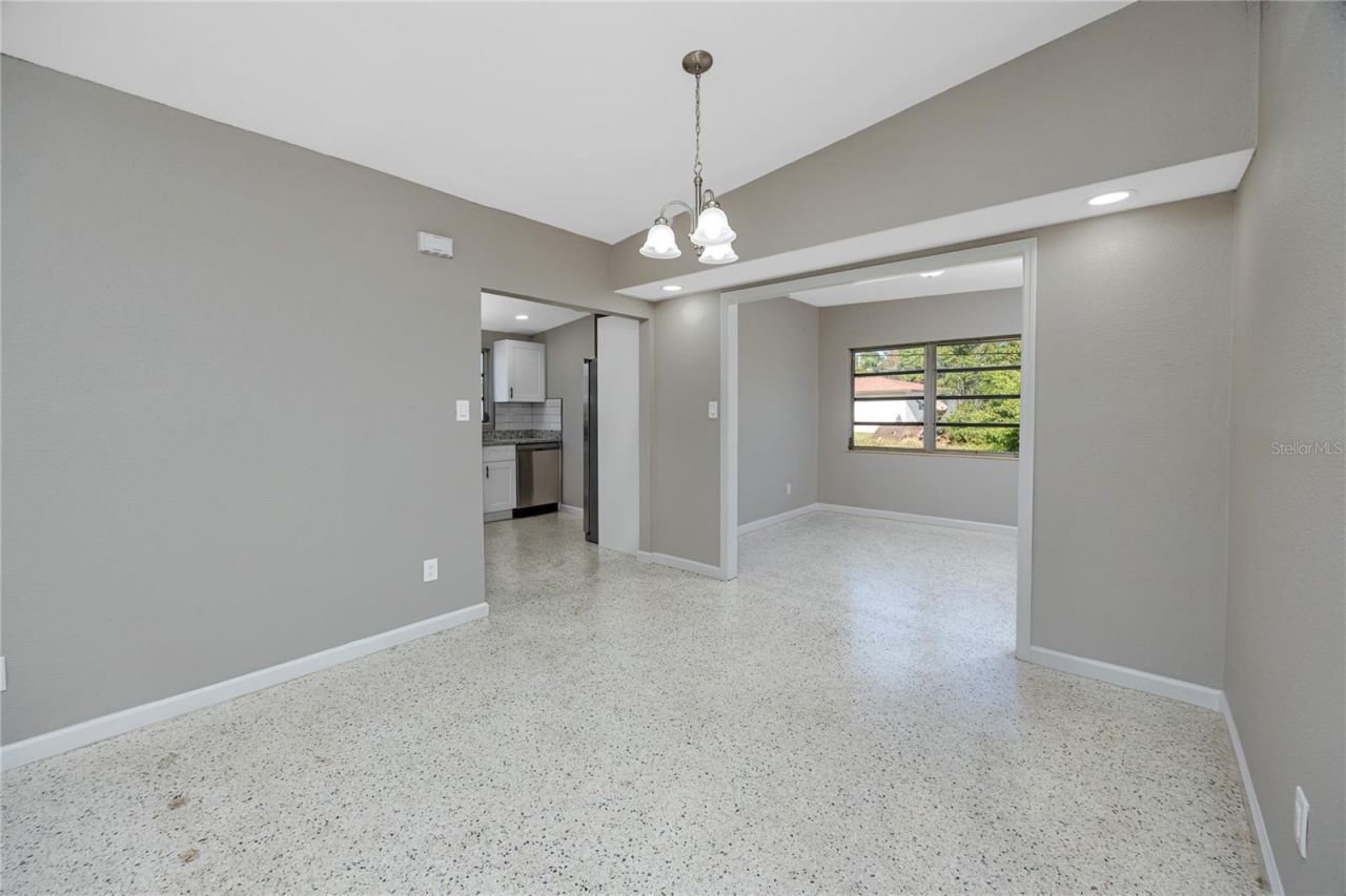 647 Garland Street N, Saint Petersburg, FL 33703 Photo