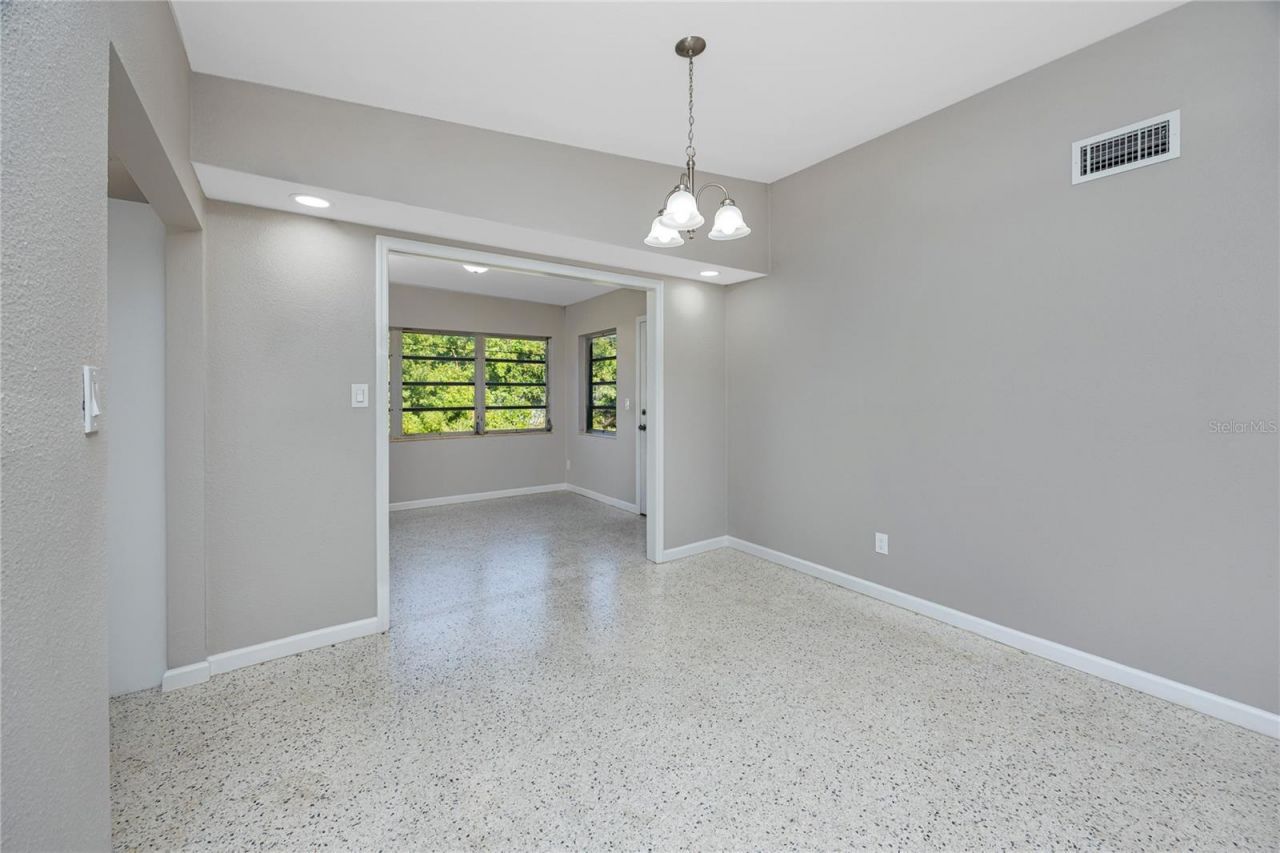 647 Garland Street N, Saint Petersburg, FL 33703 Photo