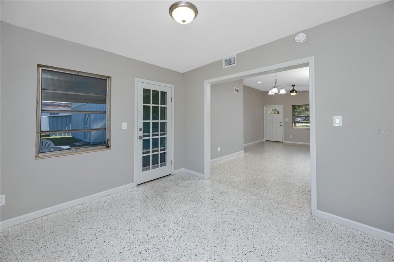 647 Garland Street N, Saint Petersburg, FL 33703 Photo