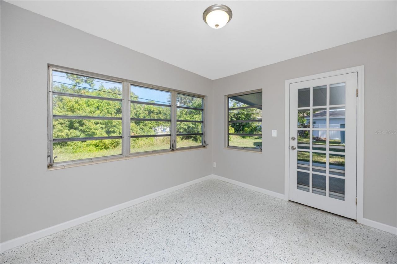 647 Garland Street N, Saint Petersburg, FL 33703 Photo