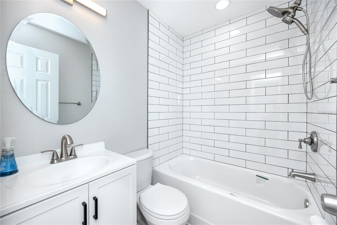 647 Garland Street N, Saint Petersburg, FL 33703 Photo