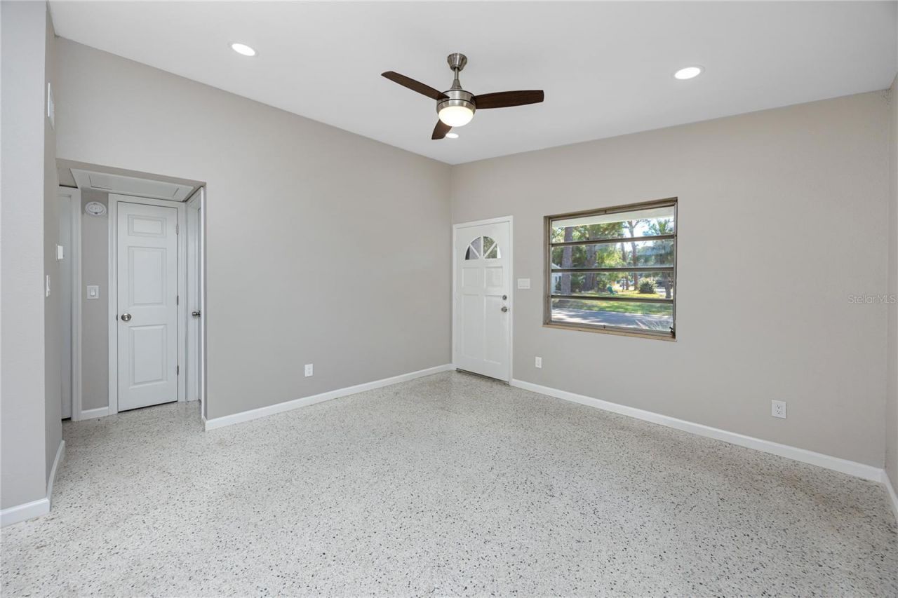 647 Garland Street N, Saint Petersburg, FL 33703 Photo