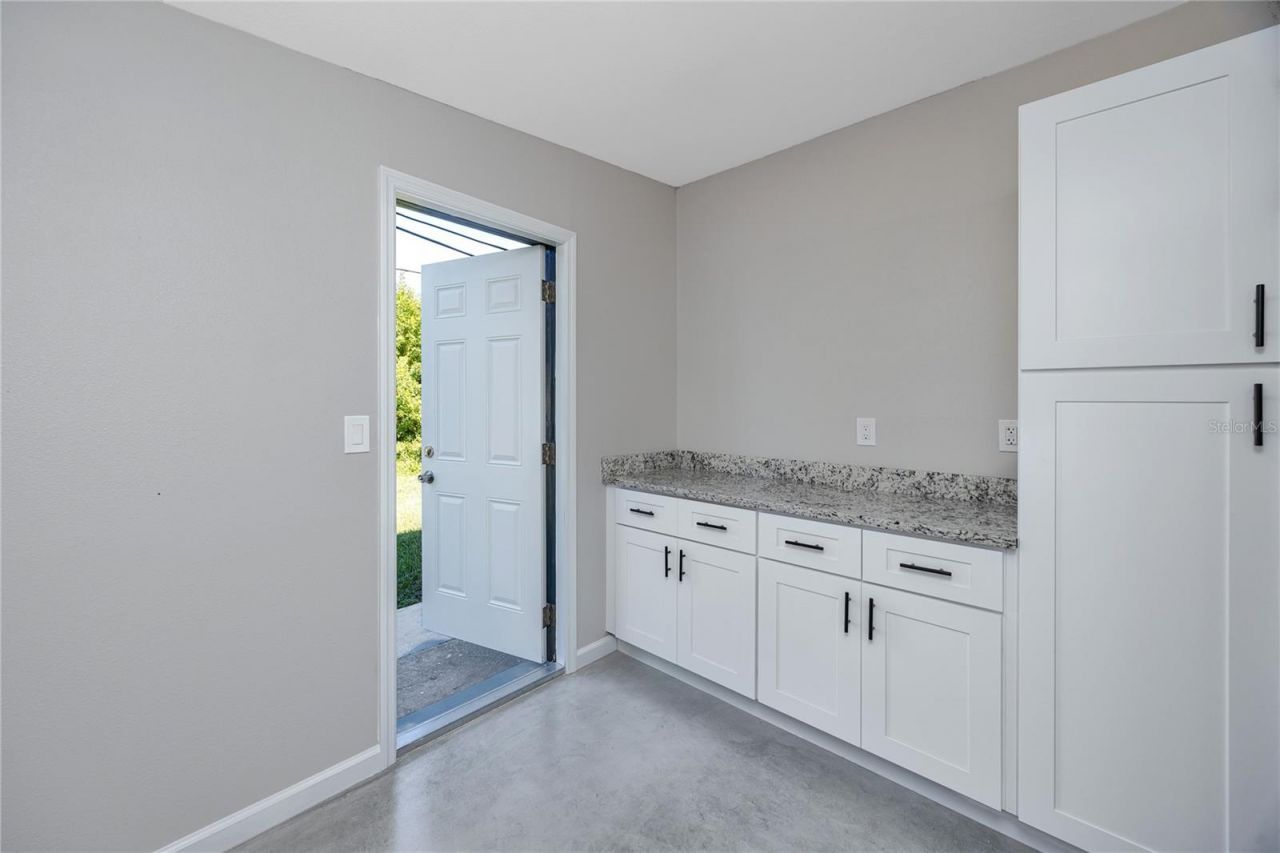 647 Garland Street N, Saint Petersburg, FL 33703 Photo