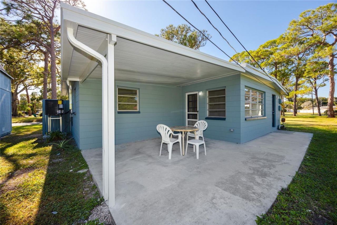 647 Garland Street N, Saint Petersburg, FL 33703 Photo