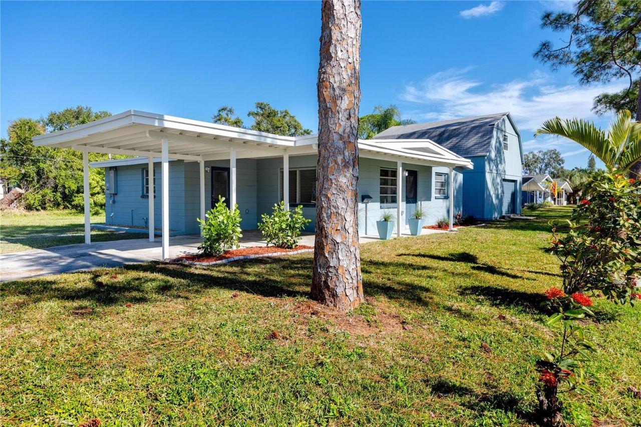 647 Garland Street N, Saint Petersburg, FL 33703 Photo