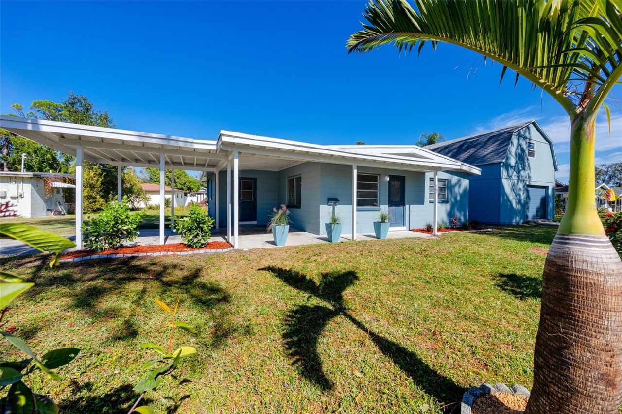 647 Garland Street N, Saint Petersburg, FL 33703 Photo