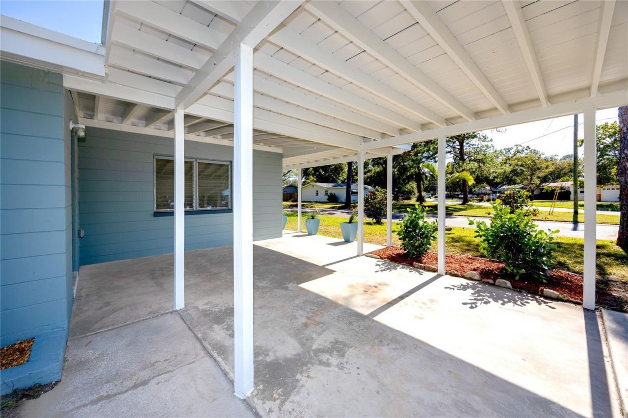 647 Garland Street N, Saint Petersburg, FL 33703 Photo