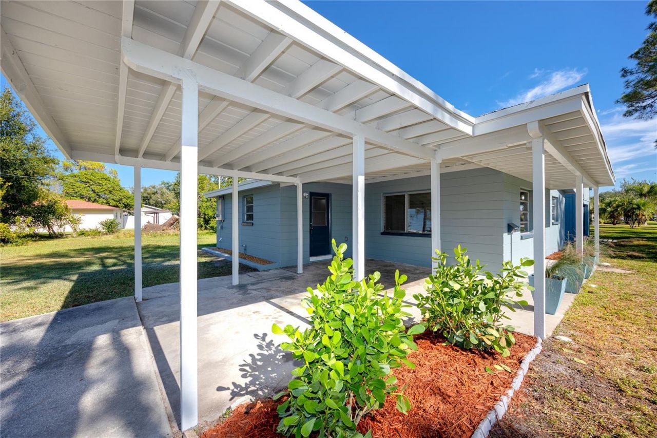 647 Garland Street N, Saint Petersburg, FL 33703 Photo