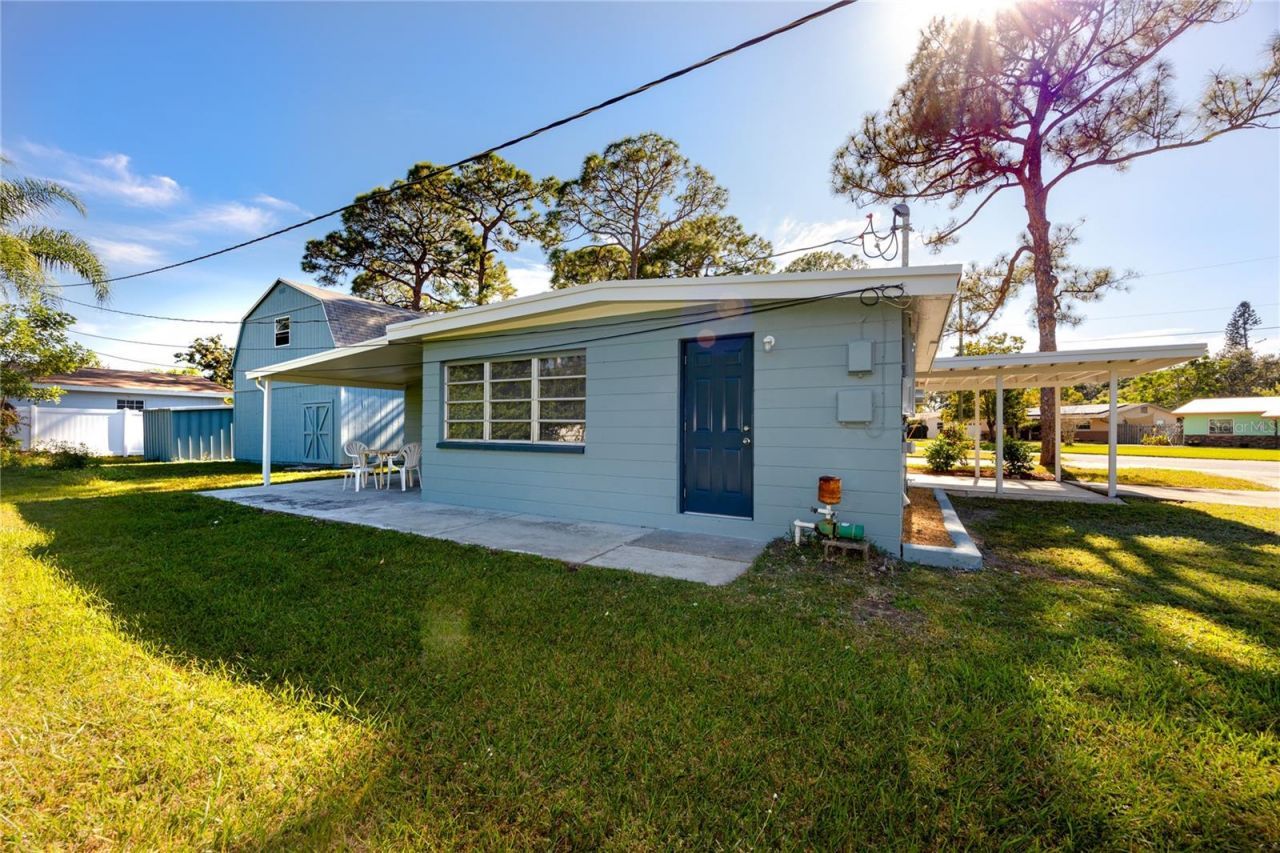 647 Garland Street N, Saint Petersburg, FL 33703 Photo