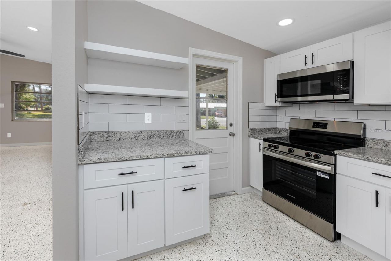 647 Garland Street N, Saint Petersburg, FL 33703 Photo