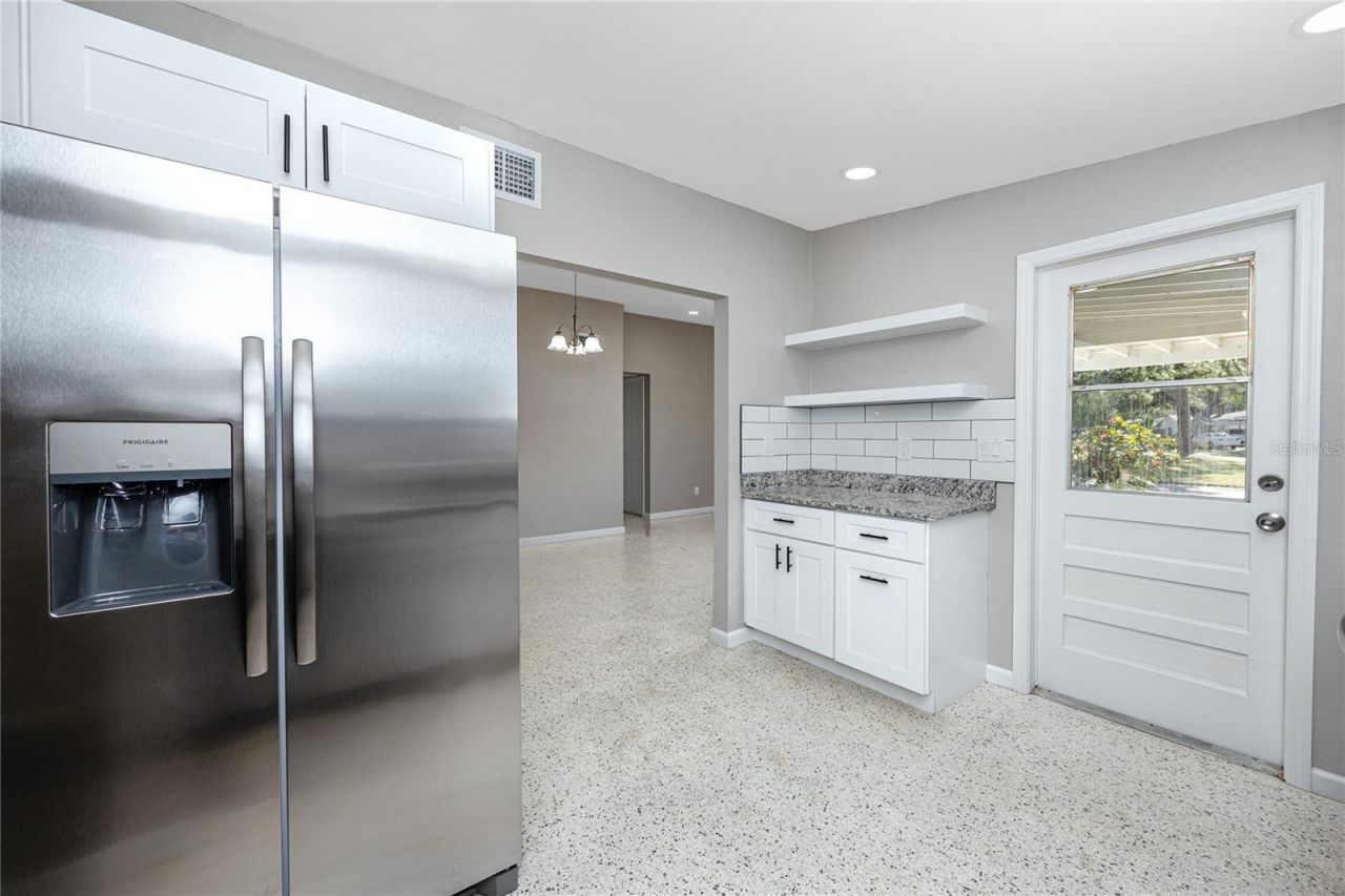 647 Garland Street N, Saint Petersburg, FL 33703 Photo