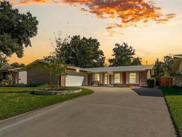 11832 High Valley Drive, Dallas, TX 75234