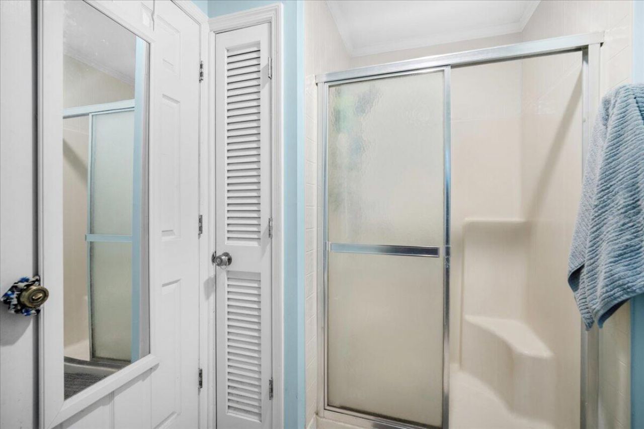 555 Barkley Street Photo 19