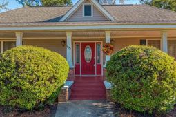 555 Barkley Street photo 4