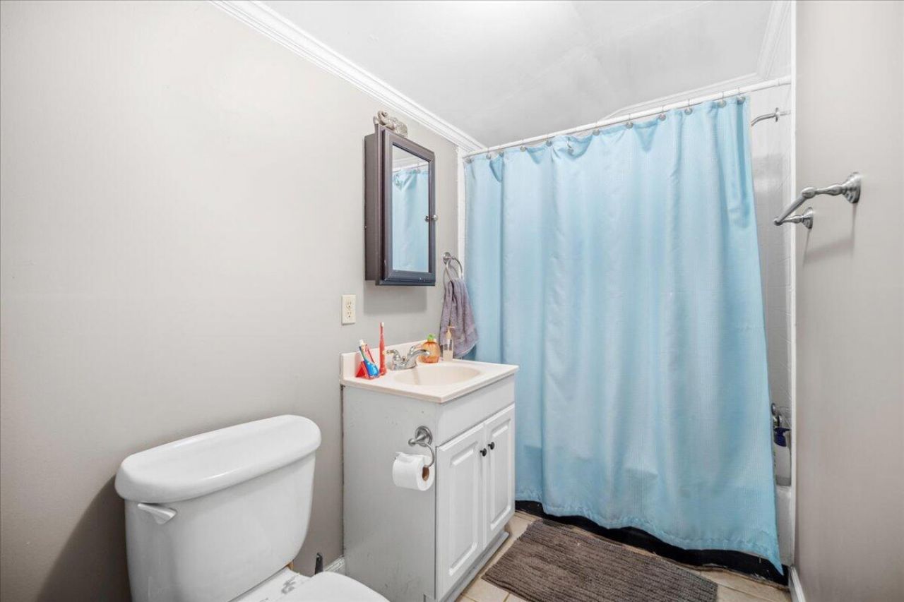 555 Barkley Street Photo 30