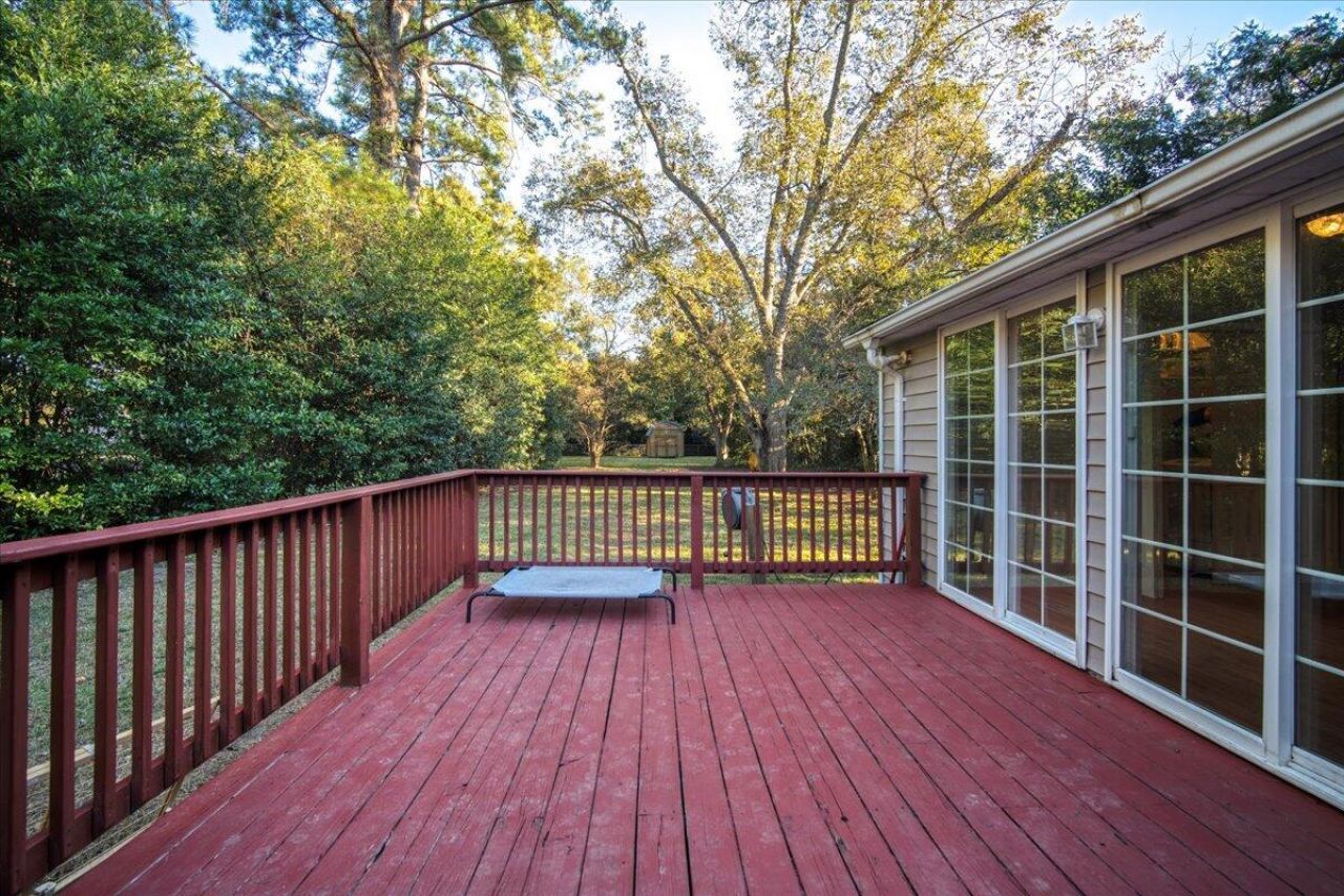 555 Barkley Street Photo 36