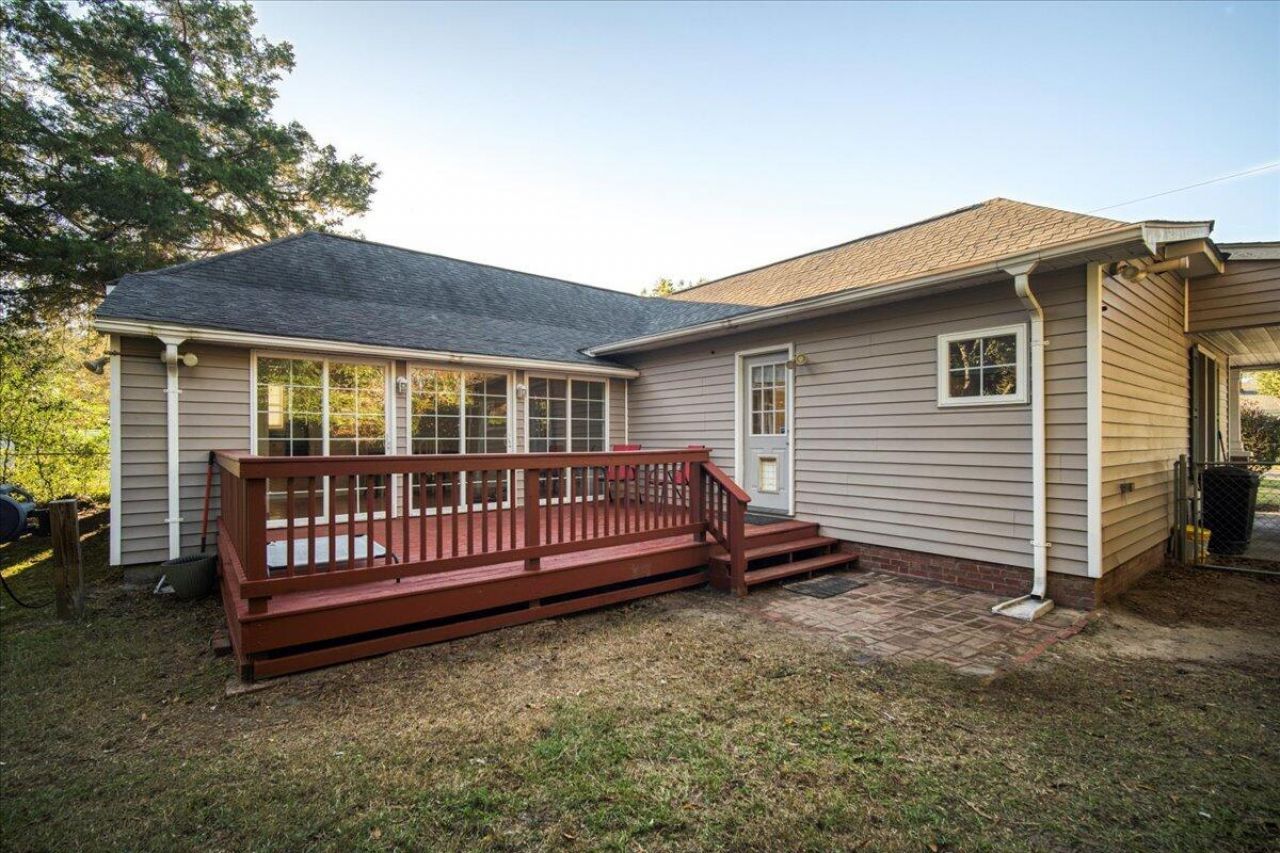 555 Barkley Street Photo 39