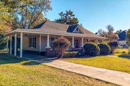 555 Barkley Street photo 4