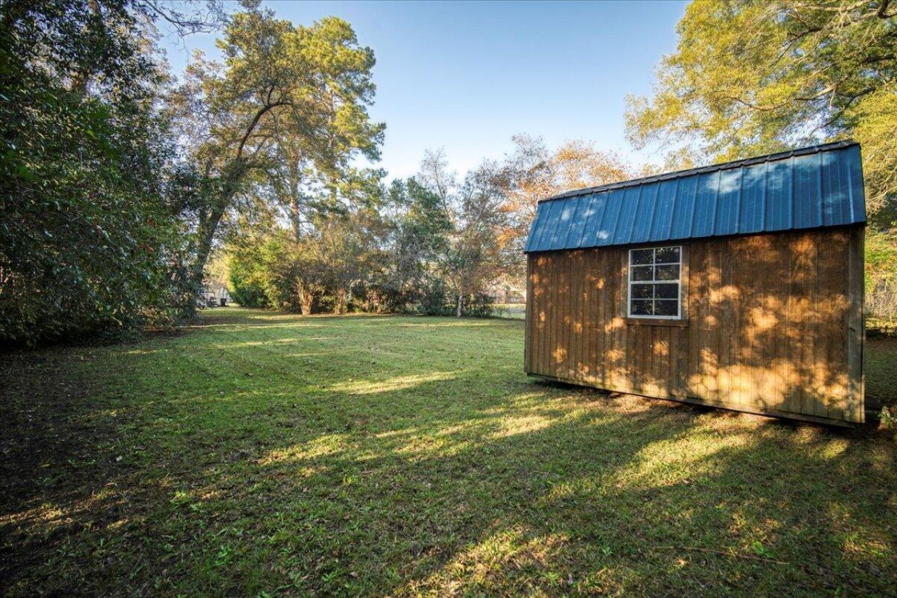 555 Barkley Street Photo 43