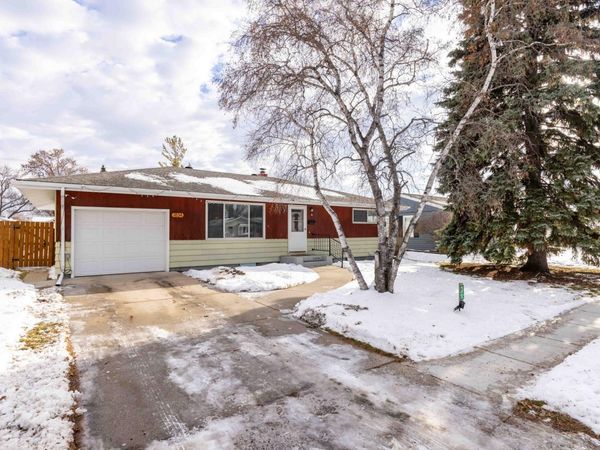 1834 14 1/2 Street S, Fargo, ND 58103