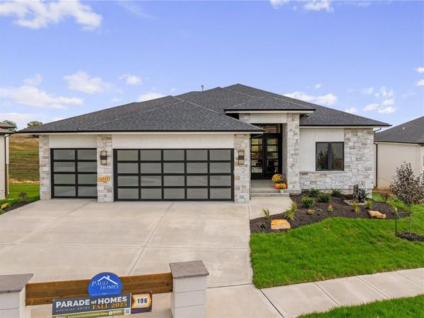 11227 S Sunray Drive, Olathe, KS 66061