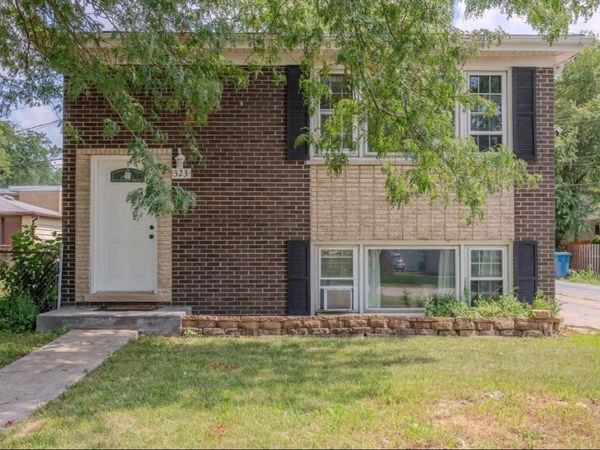 323 Marshall Road, Unit 2, Bensenville, IL 60106