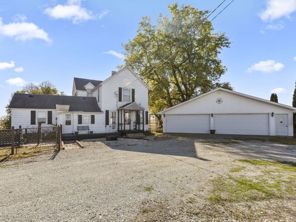 1624 E 1200 North Road, Milford, IL 60953