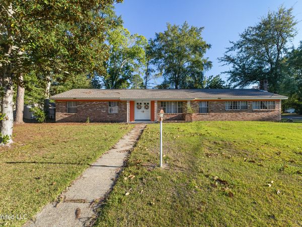 2816 Williamsburg Road, Hattiesburg, MS 39402