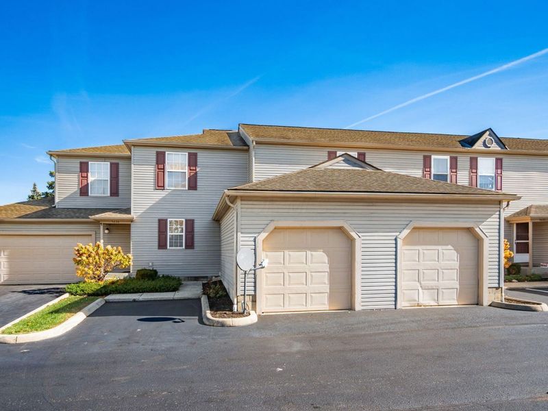 5624 Wigmore Drive, Unit 50B, Columbus, OH 43235 Photo 2