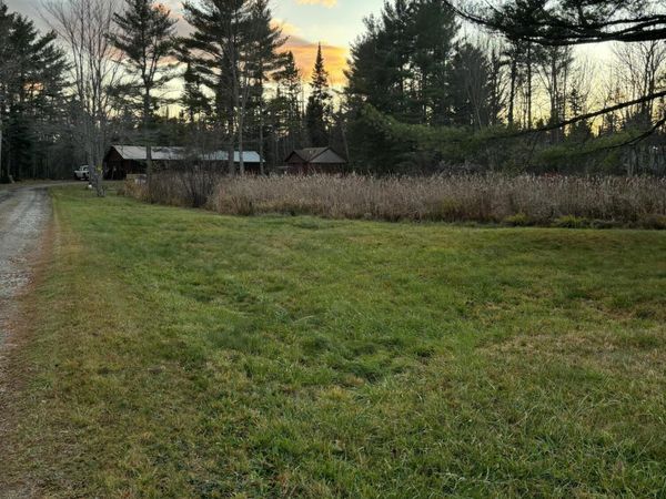 375 County Road, Milford, ME 04461